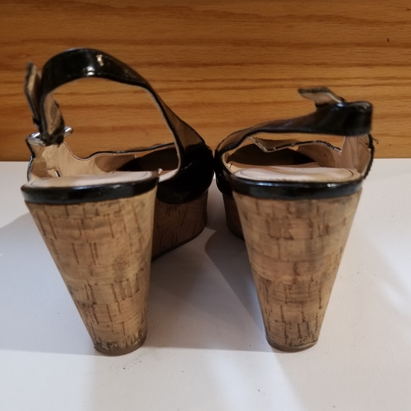 MARC FISHER WEDGE SANDALS - Picture 3 of 5